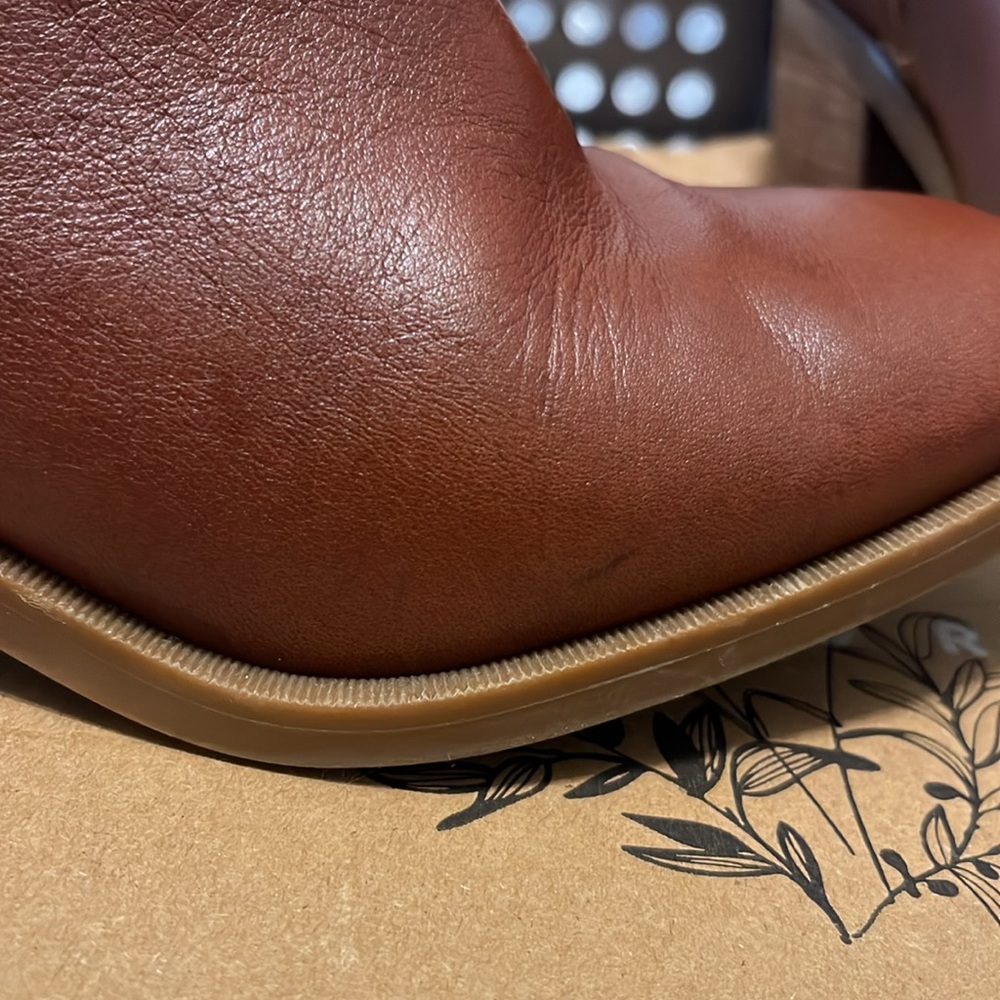 Crown Vintage Brown Faux Leather Booties Size 6.5 - Picture 8 of 8